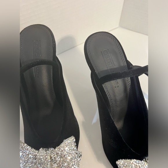 ASOS Velvet heeled mule!! Never worn- gorgeous bows on top! Size 7 - Picture 9 of 10